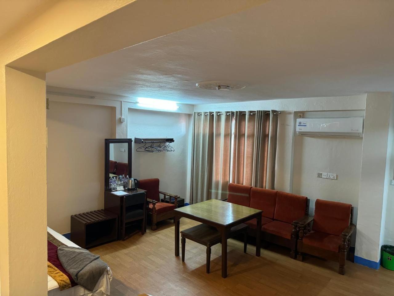 Hotel Silver Jubilee كاتماندو المظهر الخارجي الصورة